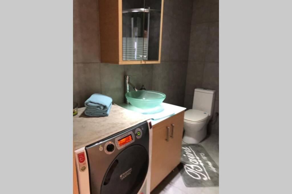 Hitech Appartment Amaliada Екстериор снимка
