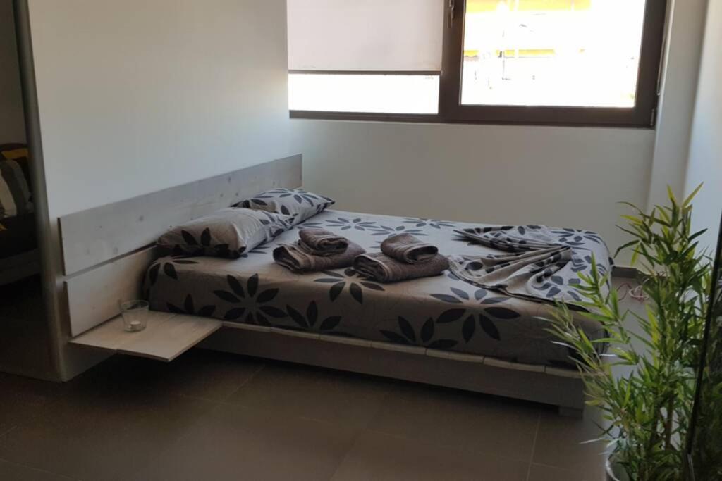 Hitech Appartment Amaliada Екстериор снимка