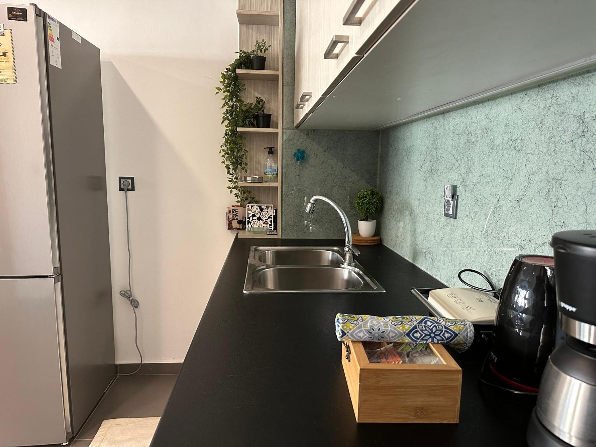 Hitech Appartment Amaliada Екстериор снимка